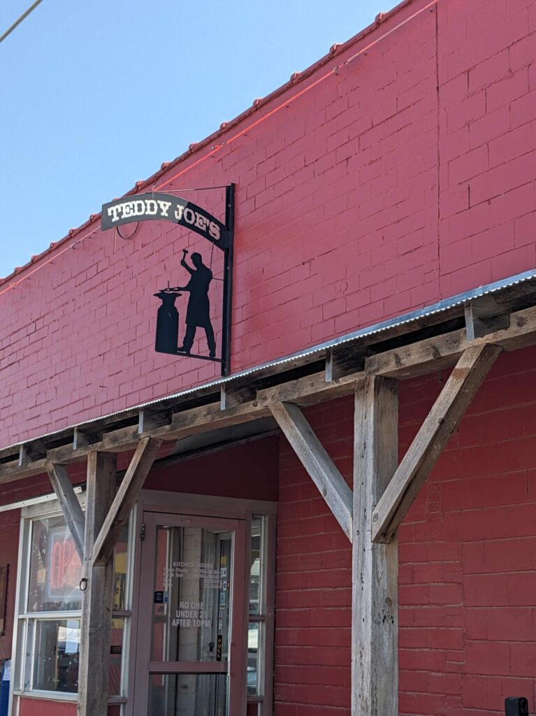 Teddy Joe\\\\\\\\\\\\\\\'s Bar & Grill 5